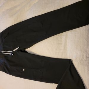 Figs Scrubs Kade cargo scrub pants- black